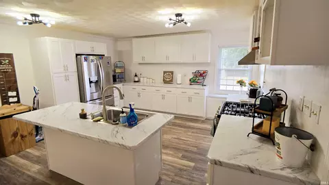 402 E 35th St, Marion, IN 46953 photo 10