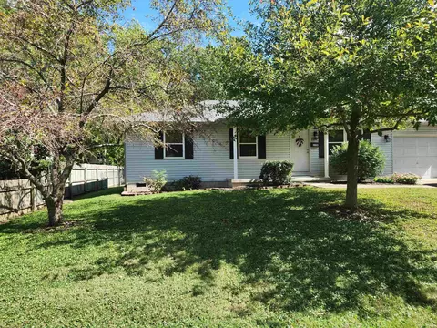 2200 Hicks Dr, Evansville, IN 47715