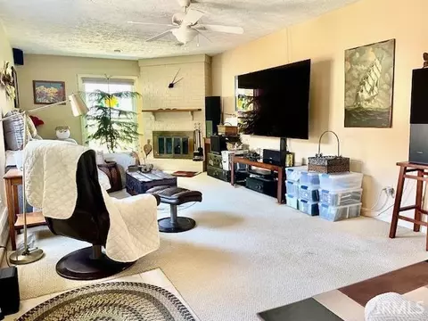 906 E Commons Dr, Bloomington, IN 47401 photo 2