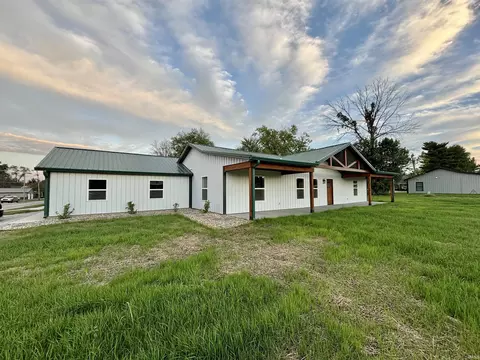489 NW K St, Linton, IN 47441