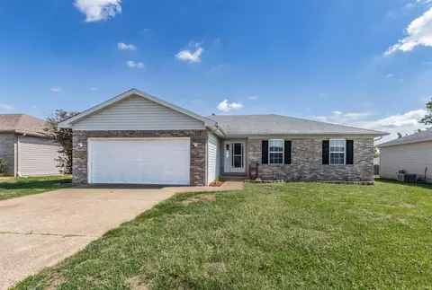 12817 Cold Water Dr, Evansville, IN 47725