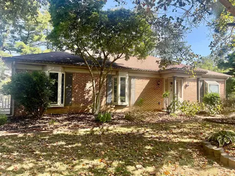5125 5123 Stringtown Rd, Evansville, IN 47711