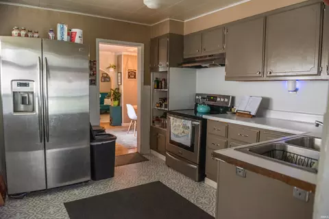815 E Walnut St, Greentown, IN 46936 photo 9