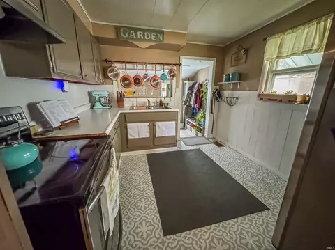 815 E Walnut St, Greentown, IN 46936 photo 11