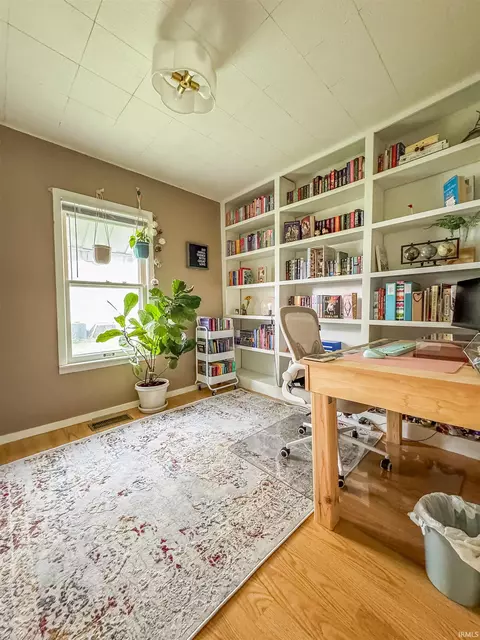 815 E Walnut St, Greentown, IN 46936 photo 16