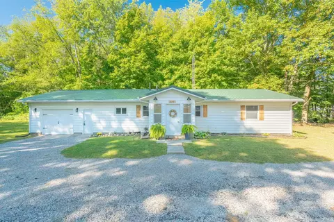 877 W Monoquet Rd, Warsaw, IN 46582