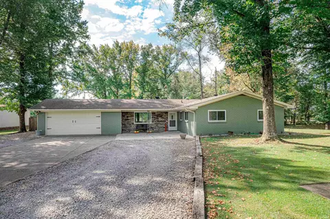 2905 Schlensker Rd, Evansville, IN 47725