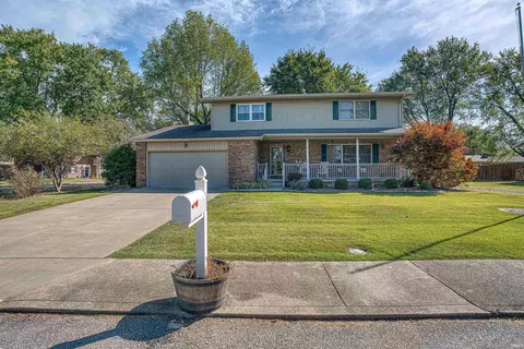 1302 Edgewood Dr, Boonville, IN 47601