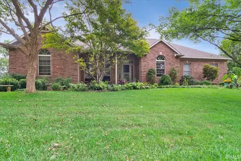 520 Brook Meadow Cir, Evansville, IN 47711