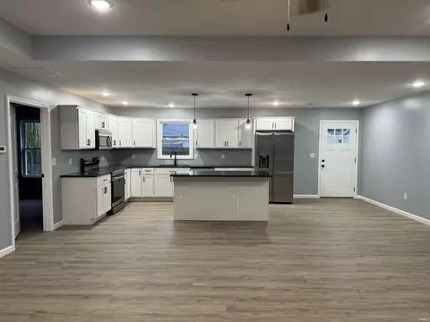 315 Hel Mar Dr, Mitchell, IN 47446 photo 3