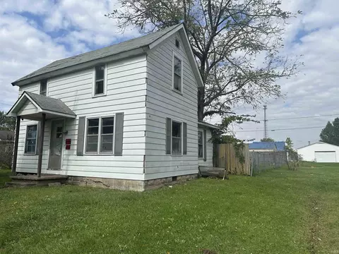 822 W Commercial St, Hartford City, IN 47348
