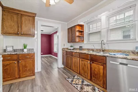 634 E State St, Princeton, IN 47670 photo 8
