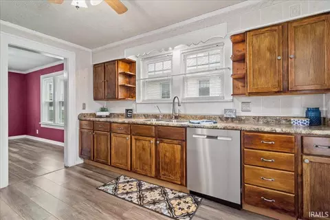 634 E State St, Princeton, IN 47670 photo 5