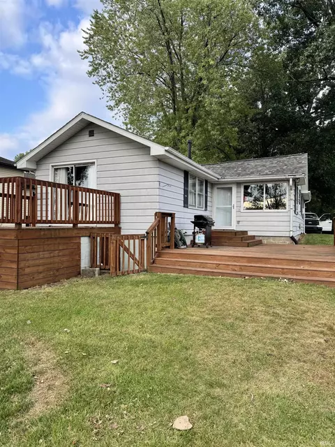 1630 Lilac Ln, Warsaw, IN 46580