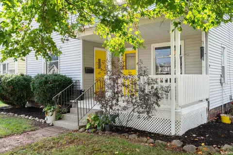 357 W 15th St, Auburn, IN 46706 photo 2