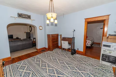 357 W 15th St, Auburn, IN 46706 photo 8