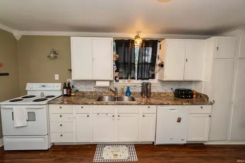 357 W 15th St, Auburn, IN 46706 photo 14