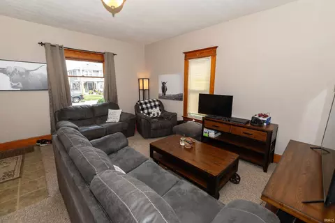 357 W 15th St, Auburn, IN 46706 photo 5