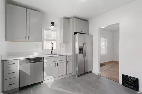 902 Ewing Ave, South Bend, IN 46613 photo 13