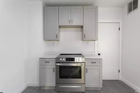 902 Ewing Ave, South Bend, IN 46613 photo 11