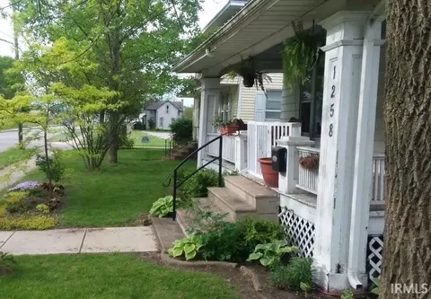 1258 Cassopolis St, Elkhart, IN 46514