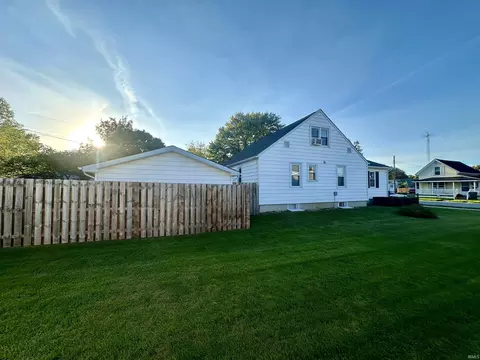 609 E Jackson St, Flora, IN 46929 photo 3