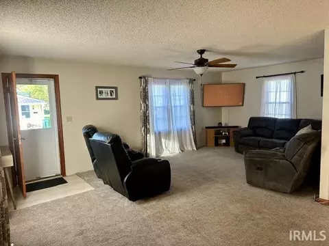 609 E Jackson St, Flora, IN 46929 photo 6