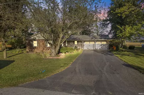 107 N Homer Ln, Wolcott, IN 47995
