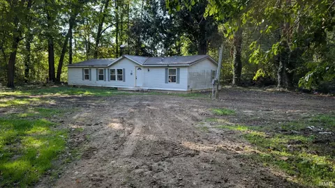 740 W Easy St, Pleasant Lake, IN 46779
