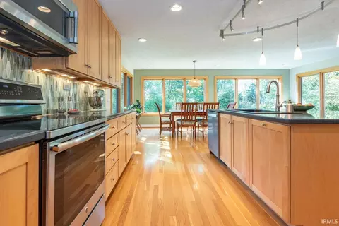 4324 E Beacon Ct, Bloomington, IN 47408 photo 9