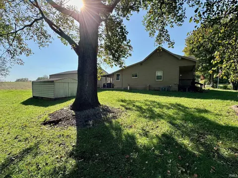 311 S Ohio St, Hazleton, IN 47640 photo 3