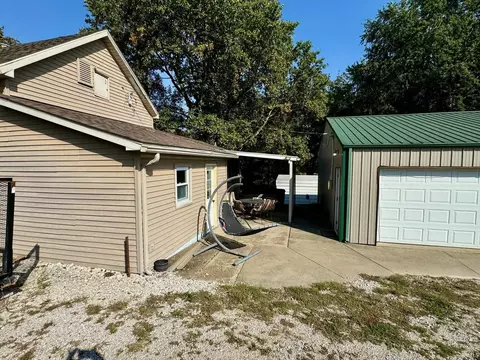 311 S Ohio St, Hazleton, IN 47640 photo 10
