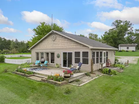 10552 S Hoosier Ave, Silver Lake, IN 46982