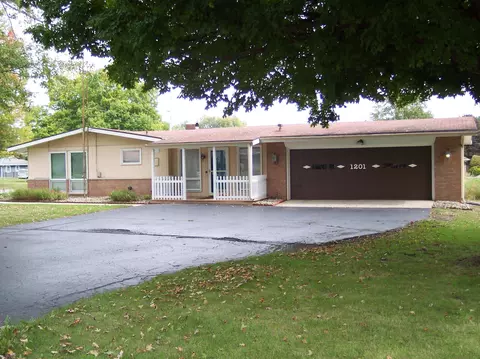 1201 Ranch Rd, Warsaw, IN 46580