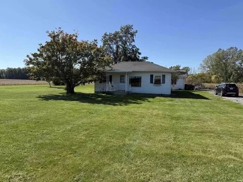 1526 S 200 E Rd, Hartford City, IN 47348