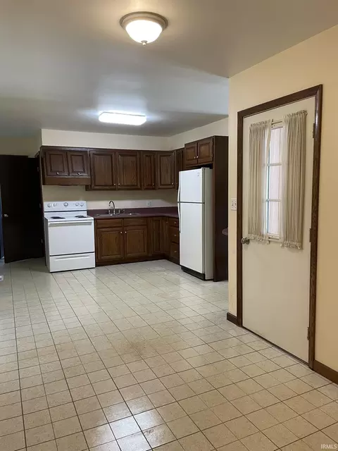 724 E 15th St, Jasper, IN 47546 photo 4