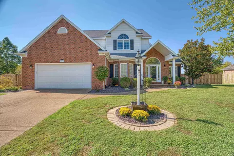 10530 Eagle Crossing Dr, Evansville, IN 47725