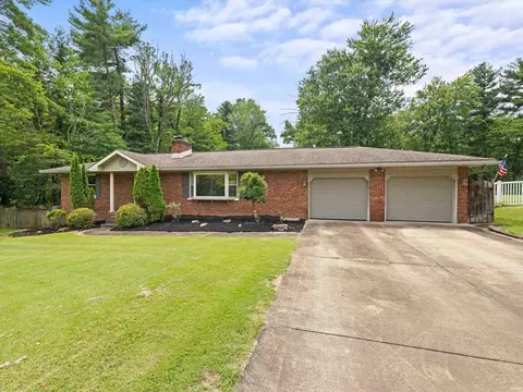 7904 New Maple Rd, Evansville, IN 47710