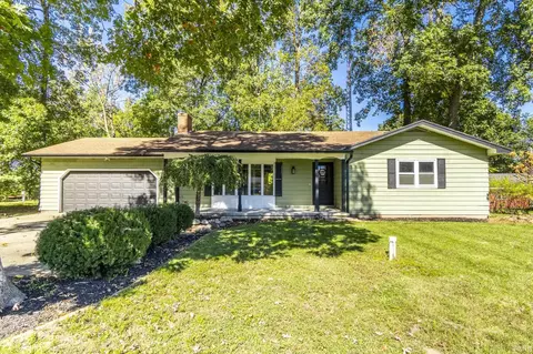 595 E 700 N, Howe, IN 46746 photo 1