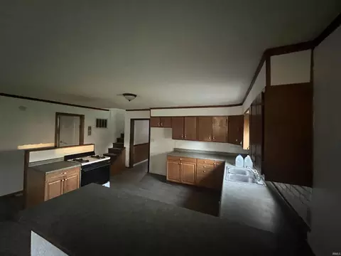 403 E Smith St, Oxford, IN 47971 photo 4