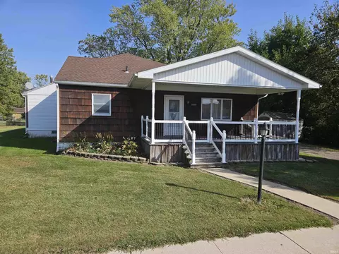 215 S Maine St, Remington, IN 47977