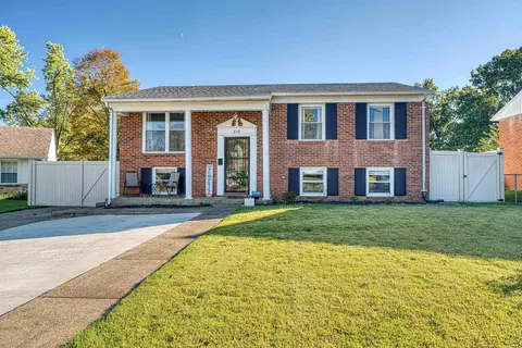 810 Dover Ct, Evansville, IN 47710