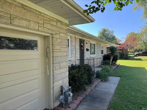 920 S Royal Ave, Evansville, IN 47715