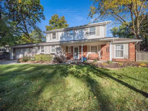 2019 Forest Downs Dr, Fort Wayne, IN 46815