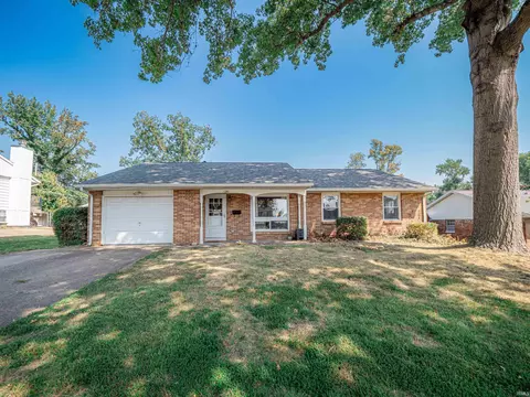 1261 Sheffield Dr, Evansville, IN 47710