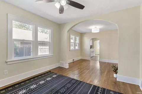 1734 E Fox St, South Bend, IN 46613 photo 9