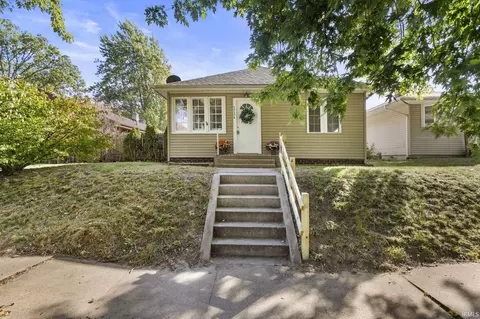 1734 E Fox St, South Bend, IN 46613 photo 2