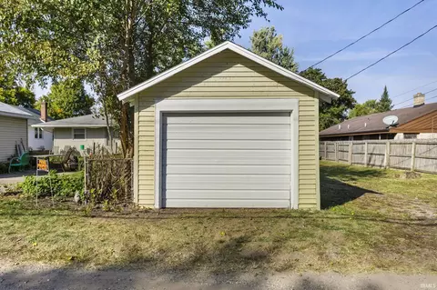 1734 E Fox St, South Bend, IN 46613 photo 32