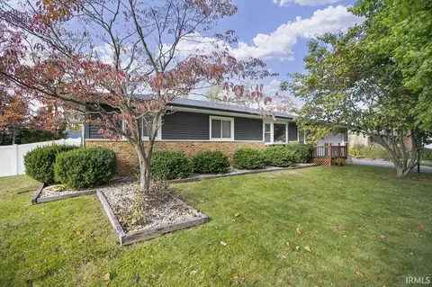 52973 Glenmoor St, Elkhart, IN 46514