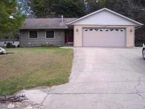 1722 Hartzler St, Warsaw, IN 46580
